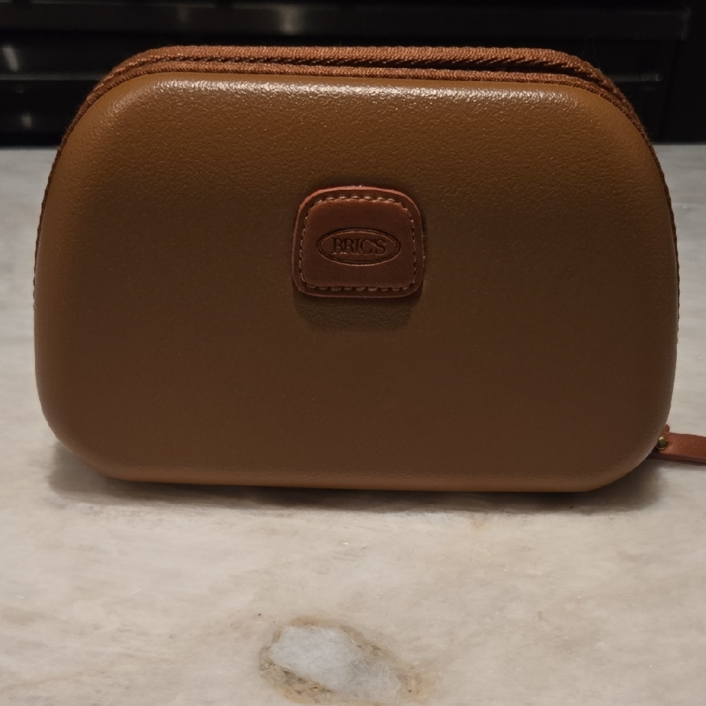 Bric's Tan Amenity/Toiletry Hard Side Case for Qatar Ait
